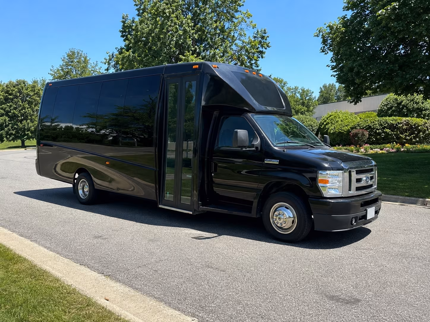 Commerce City Winery Tour & Pub Crawl Transportation